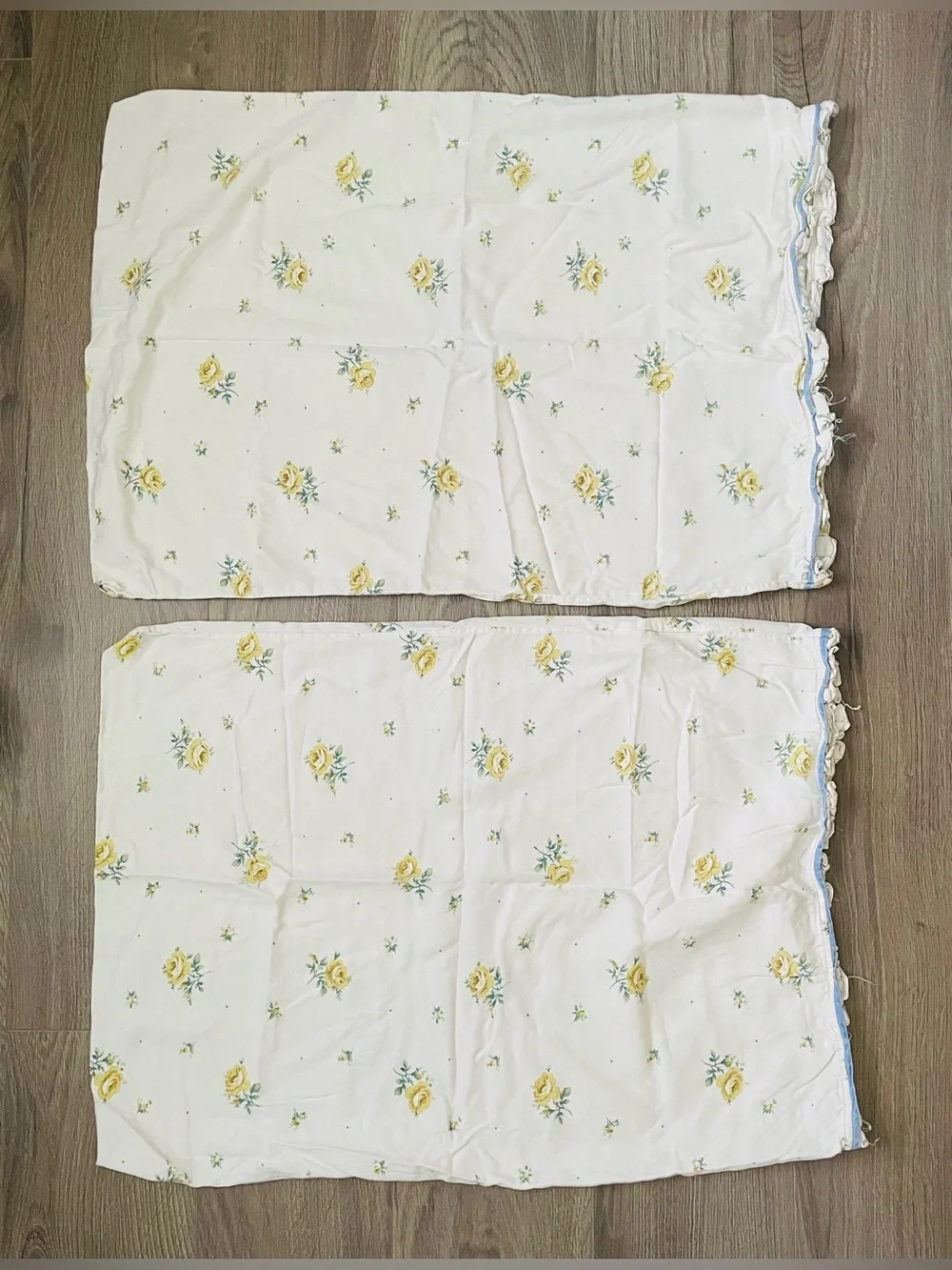 Waverly Vintage Pillowcases Set Of 2 White 20 x 26” Floral Cotton Cottagecore